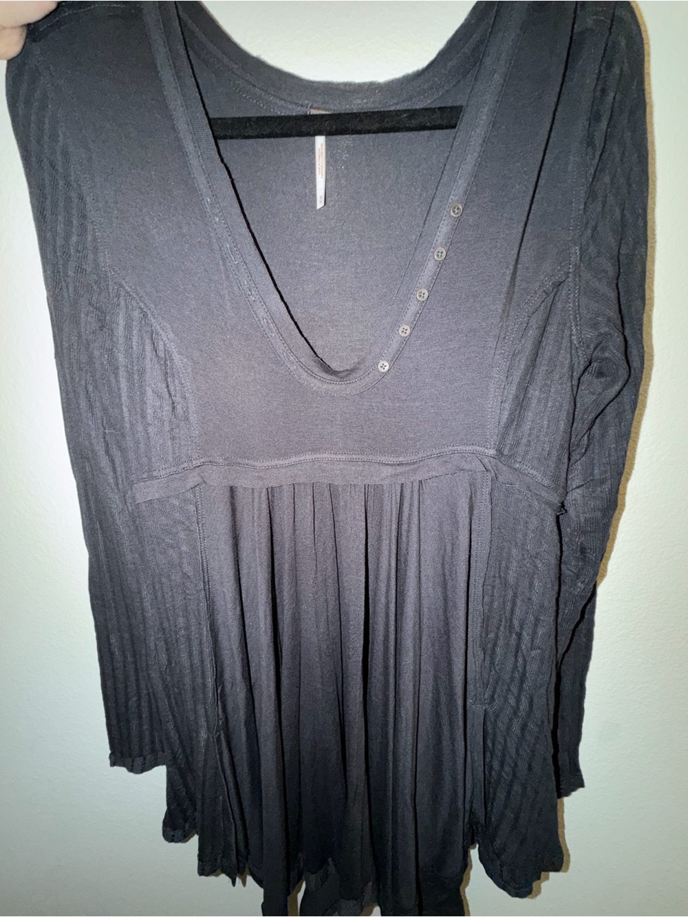 Free People Black Long-Sleeve V-Neck Pleated Tunic